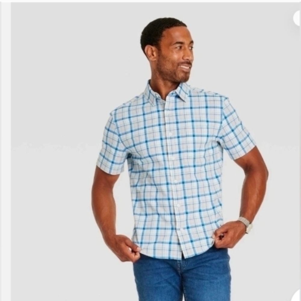 Goodfellow & Co. Men's Short Sleeve Poplin Button Down Shirt Light Blue